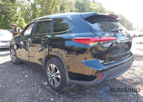 2023 Toyota Highlander Xle z USA, uszkodzony, nr VIN 5TDKDRBH9PS025068